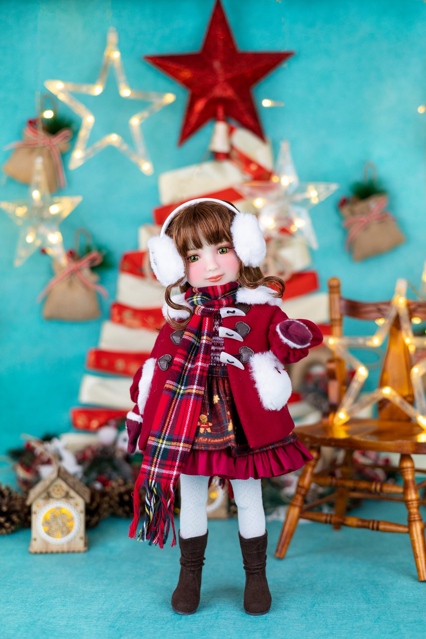Robin 2022 Christmas Limited Edition - Ruby Red Fashion Friend doll