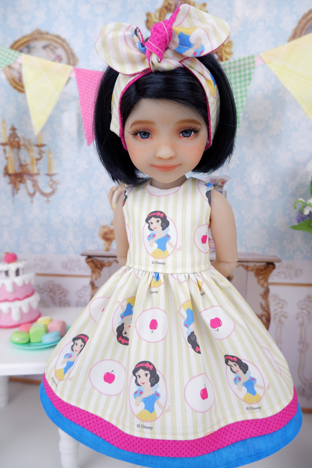 Snow White Cameo - dress with boots for Ruby Red Fashion Friends doll