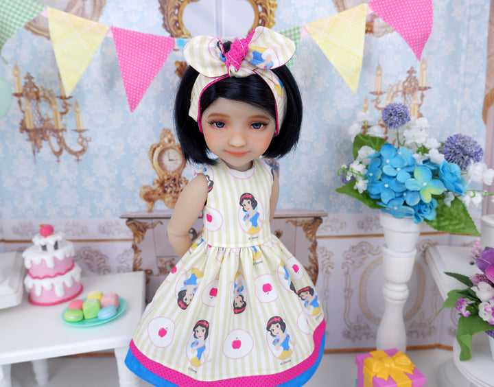 Snow White Cameo - dress with boots for Ruby Red Fashion Friends doll