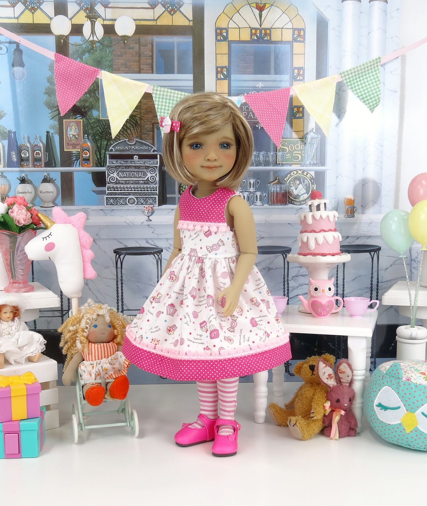 Surprise Cupcakes - dress with shoes for Ruby Red Fashion Friends doll