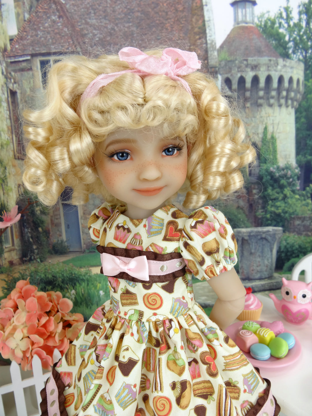 Sweet Bon Bons - dress and shoes for Ruby Red Fashion Friends doll
