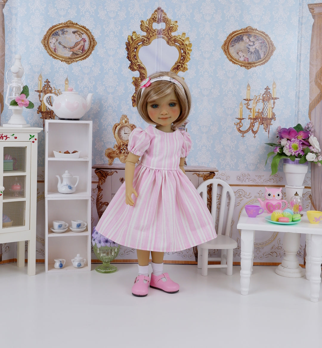 Tea Room - dress & apron with shoes for Ruby Red Fashion Friends doll